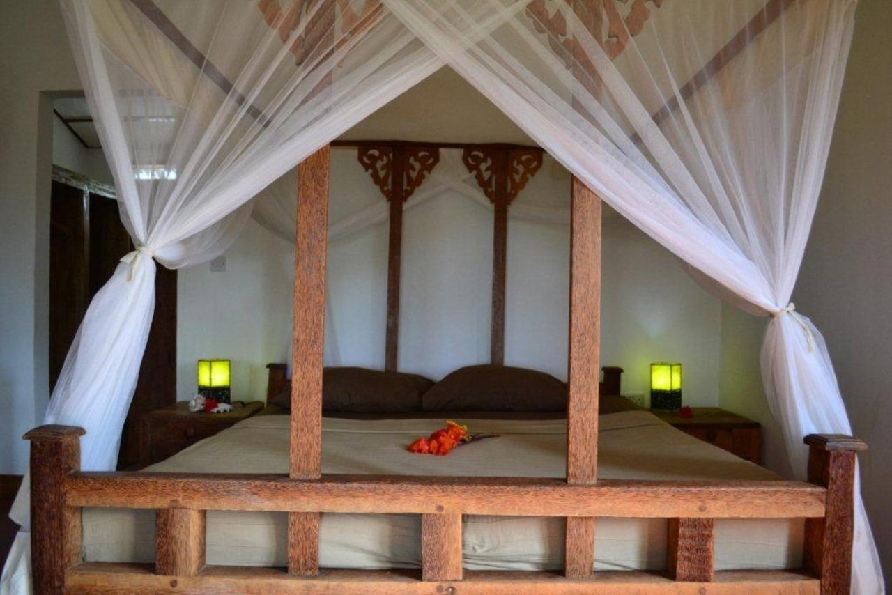 Emerald Bay Resort Kizungu Bilik gambar