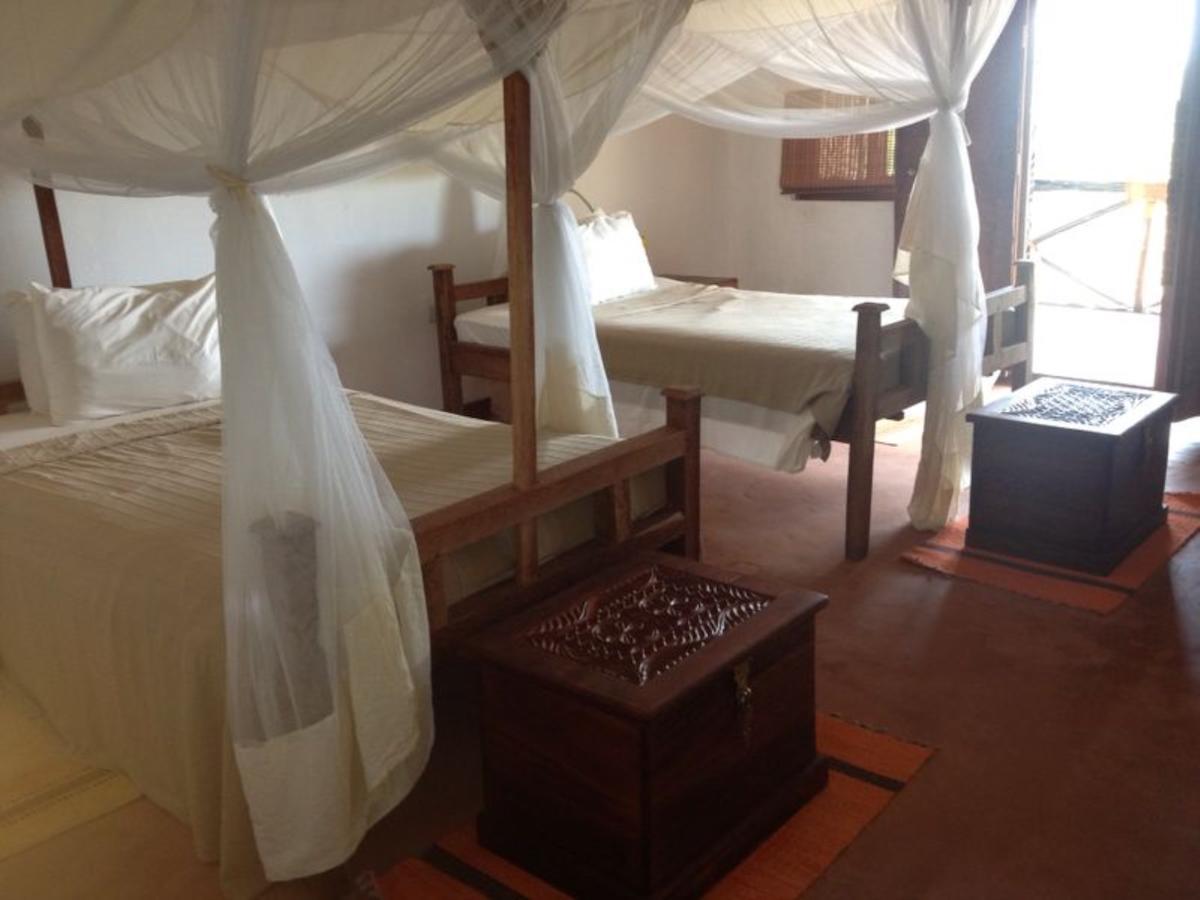 Emerald Bay Resort Kizungu Bilik gambar
